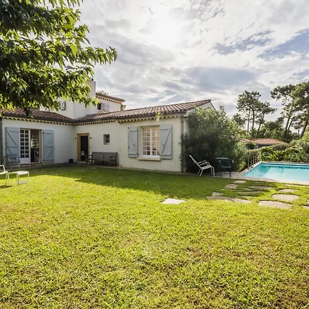 Nest Keyweek Pool And Garden Chiberta Вилла